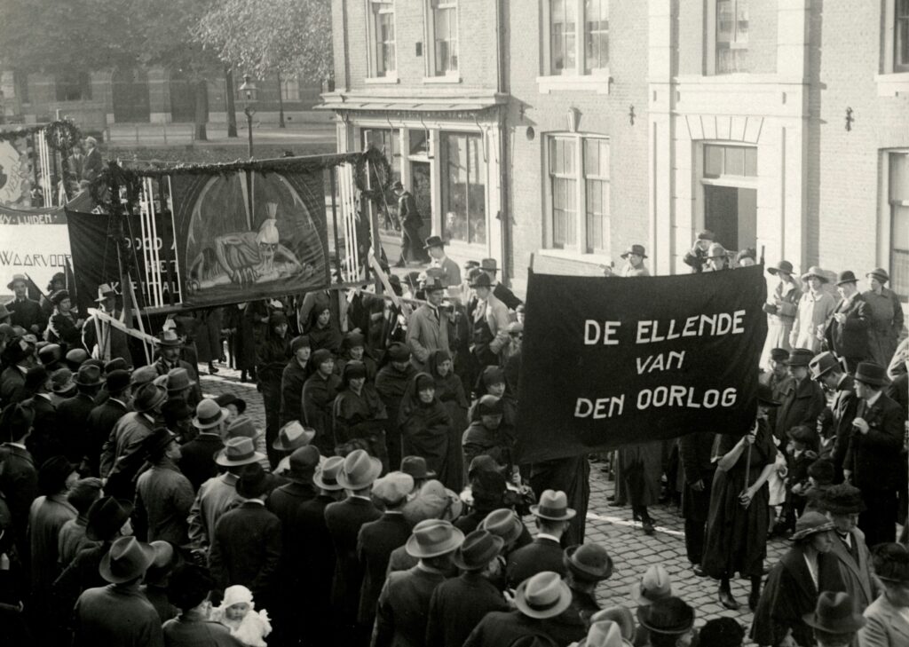 Strijd tegen de vlootwet, demonstratie