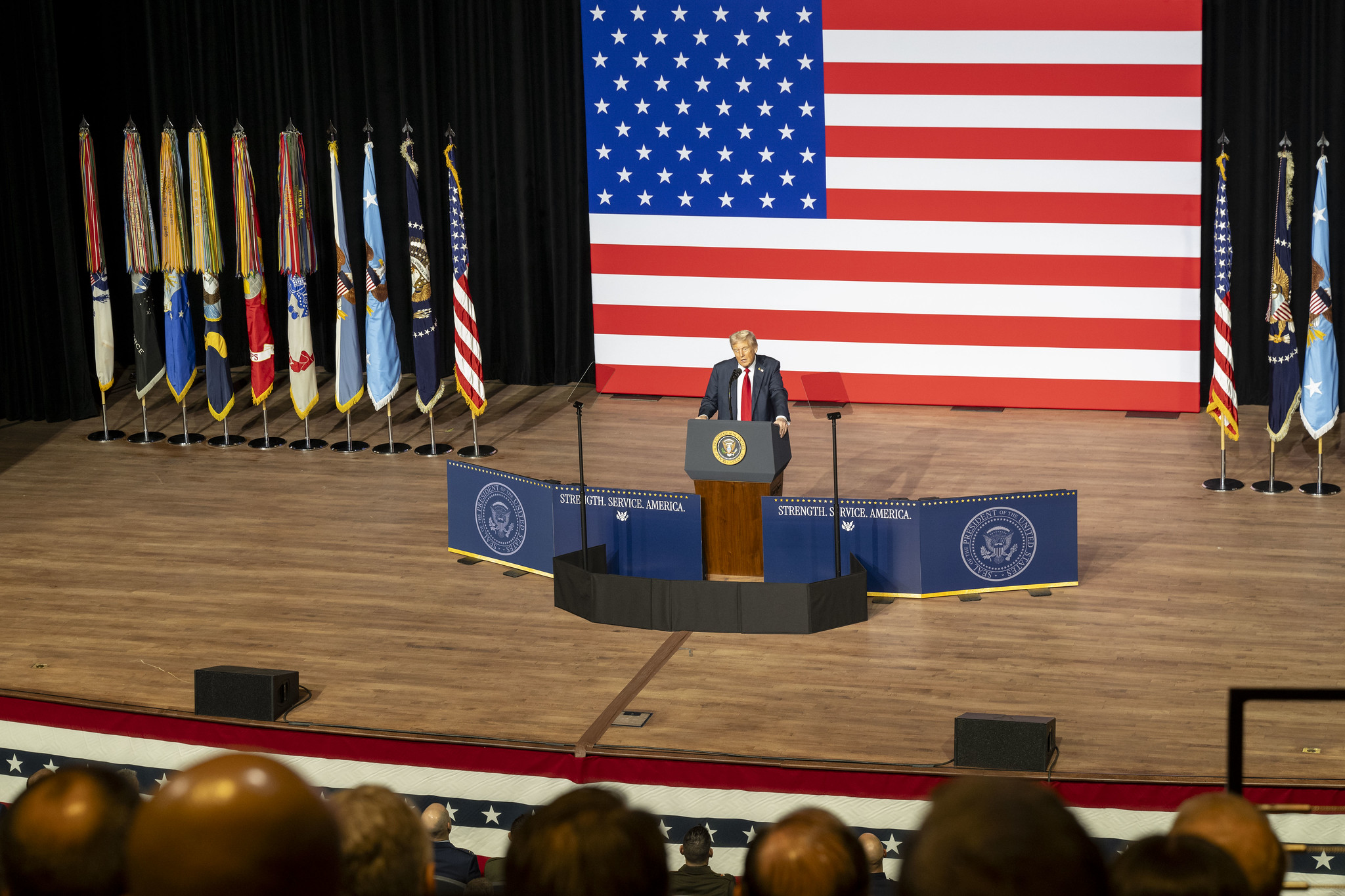 In Amerika wordt de farce van de democratie verbrijzeld