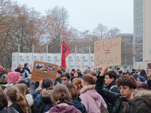 Schulstreik gegen Wehrpflicht